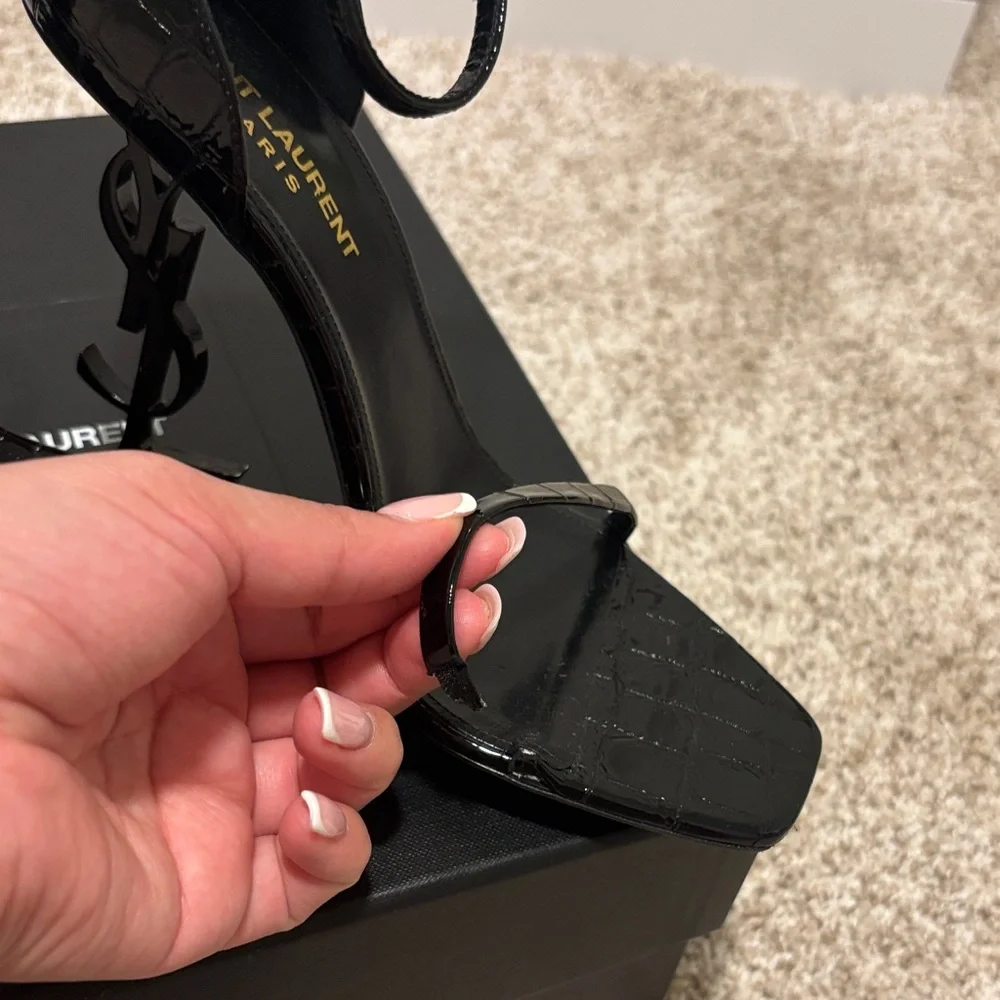 Saint Laurent Glossy Black Heels - Picture 3 of 4